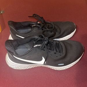 Nike revolution sneaker